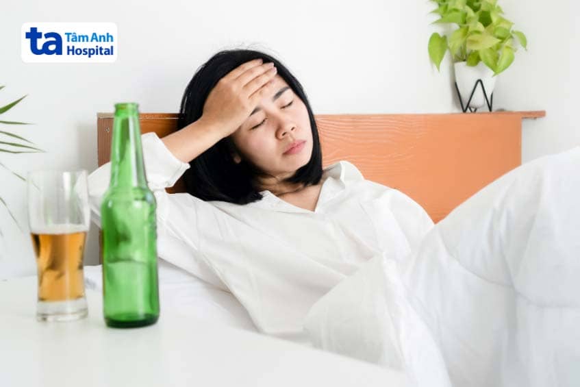 vì sao uống rượu bị mất ngủ