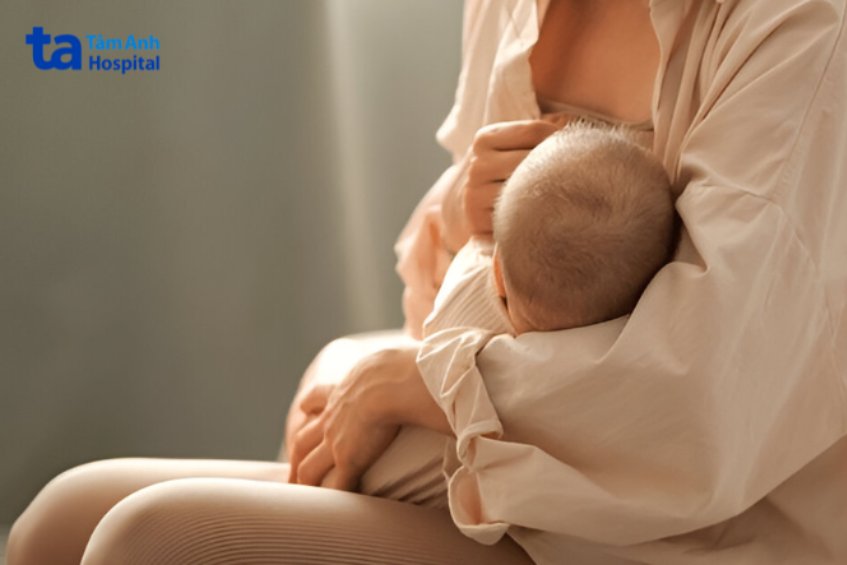 Vú nhọn có sao không?