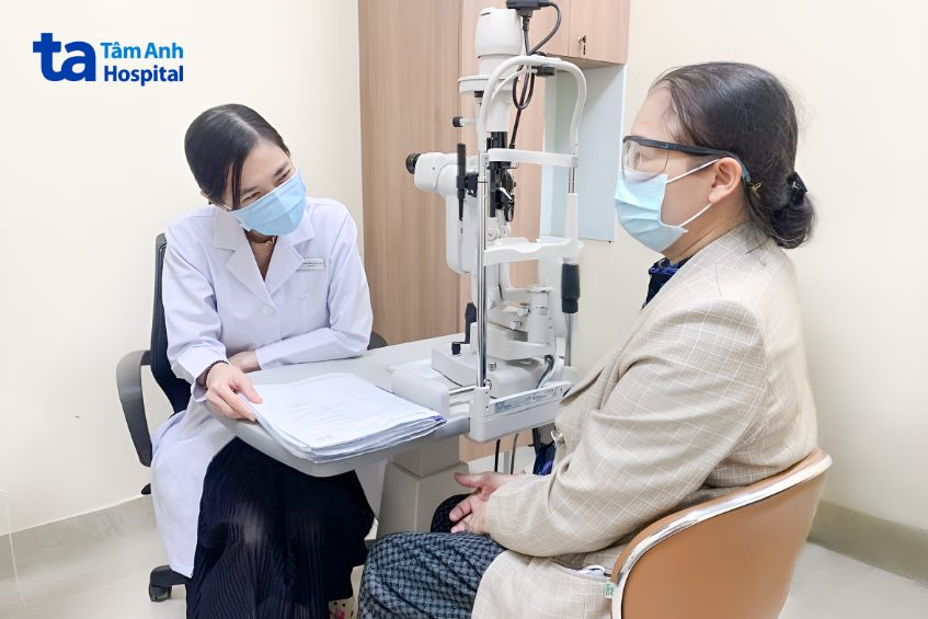 bác sĩ ngọc anh tái khám cho bà t