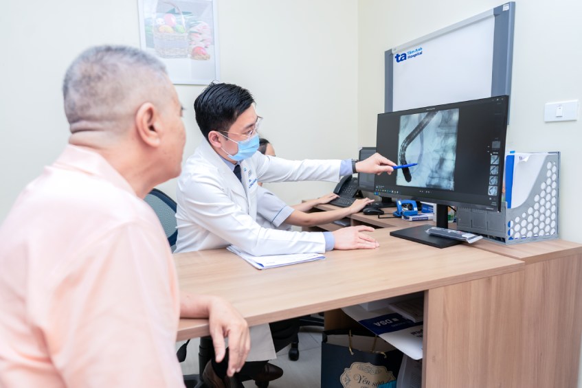 bác sĩ tư vấn cắt túi mật