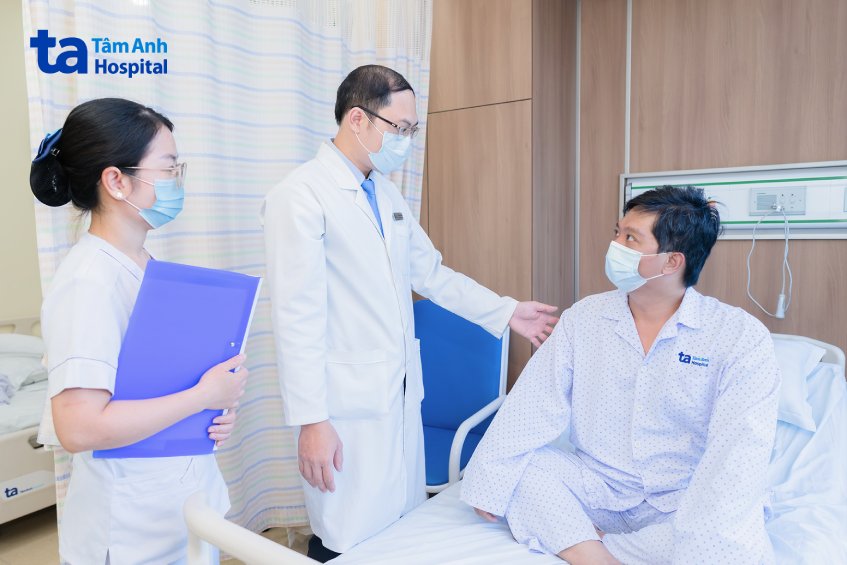 ca bệnh sỏi lớn gây tắc ống mật
