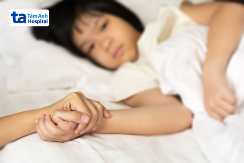 cha mẹ nên thiết lập thói quen ngủ cho trẻ