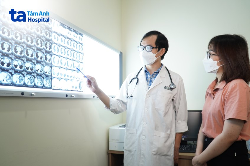 chẩn đoán tràn máu màng phổi