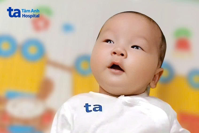 Con trai chị Nhung chào đời khỏe mạnh, nặng 3.3kg