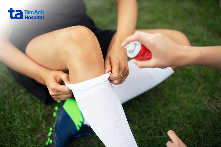 Xịt thuốc làm dịu cơn đau khi gặp chấn thương