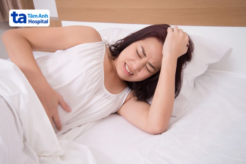 do tình trạng vết mổ và cơn đau