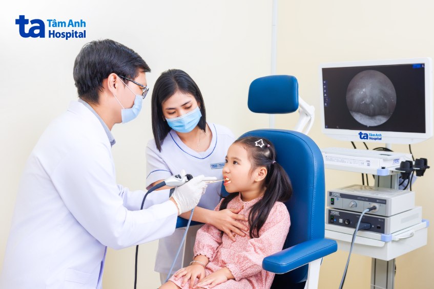 khám viêm tai giữa cho trẻ em