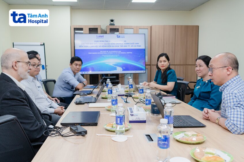 làm việc với chuyên gia cao cấp