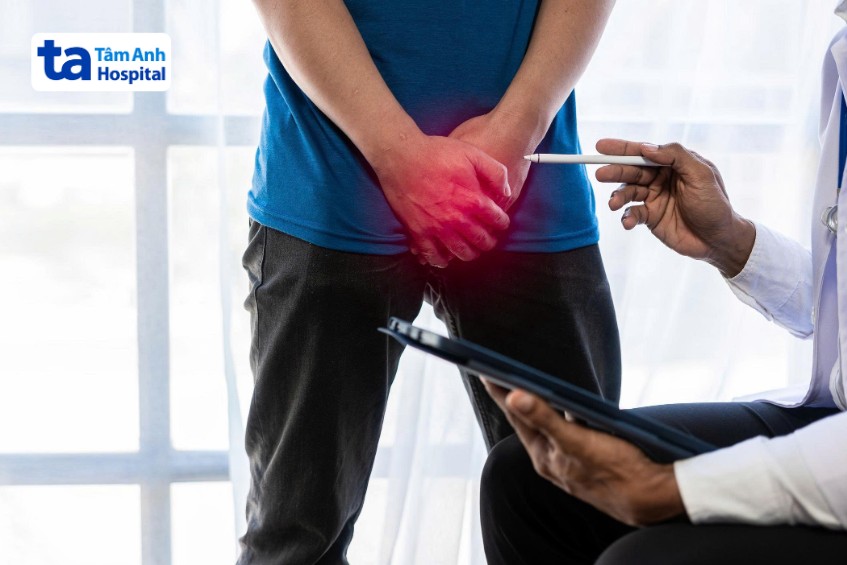 Nang mào tinh hoàn lớn gây sưng đau và có thể ảnh hưởng đến chức năng sinh lý của nam giới