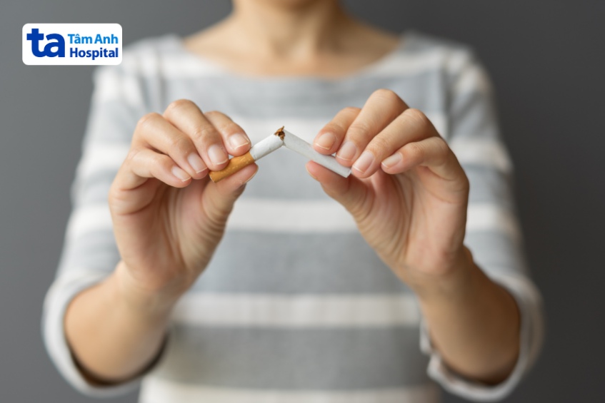 Ngừng hút thuốc lá là biện pháp giúp phòng ngừa huyết áp tâm trương thấp