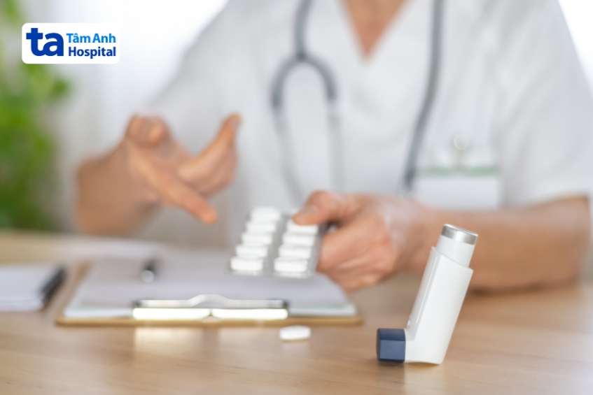 Người bệnh cần tái khám định kỳ để điều chỉnh thuốc phù hợp