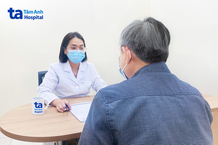người bệnh tái khám
