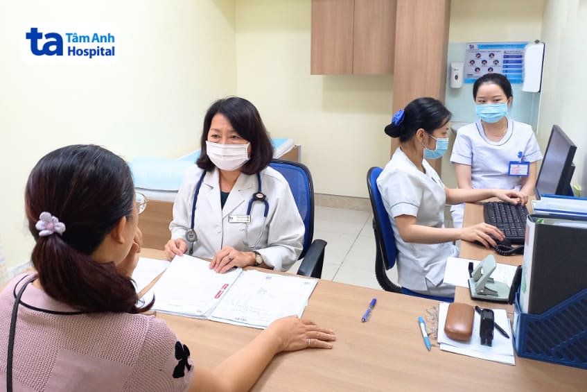 người bệnh thăm khám tại bệnh viện tâm anh