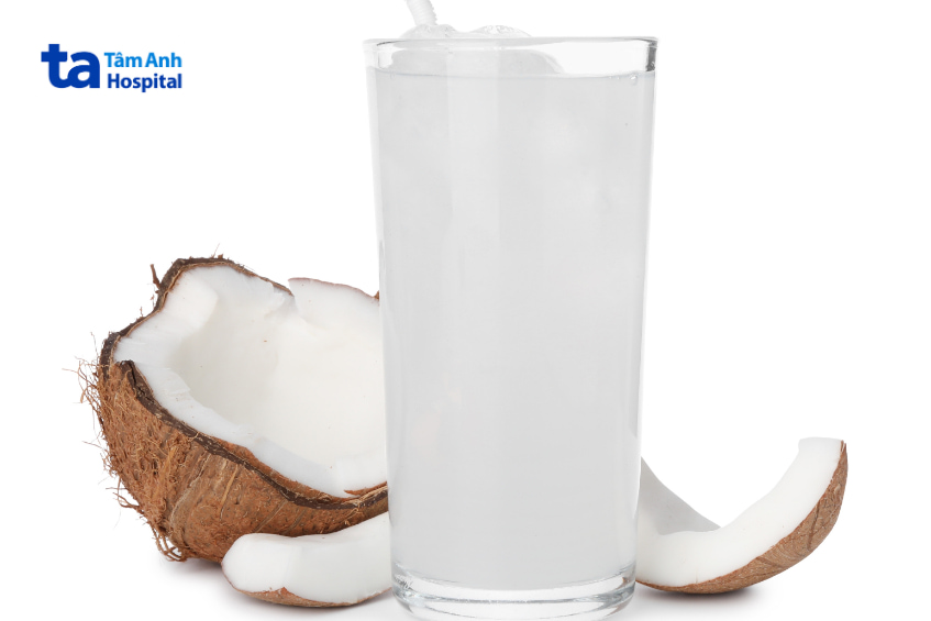 Nước dừa tốt cho người bệnh viêm dạ dày ruột