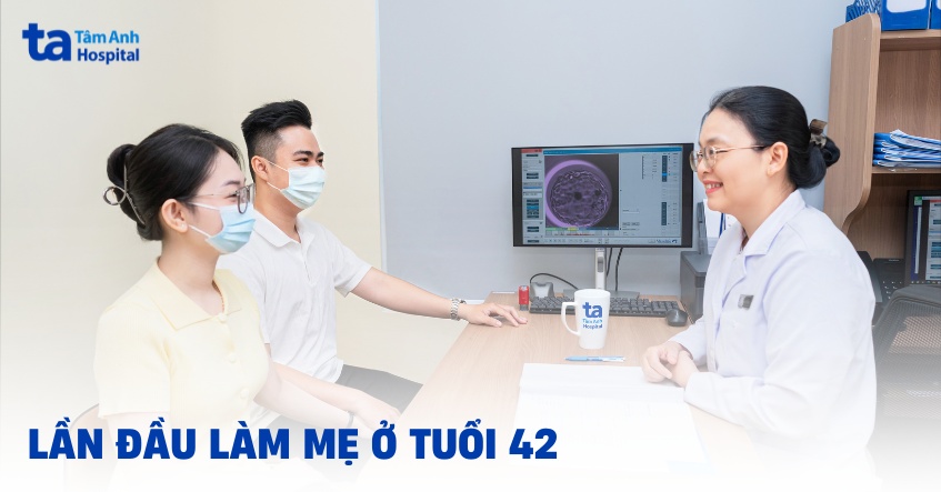 Sinh con từ phôi duy nhất ở tuổi 42