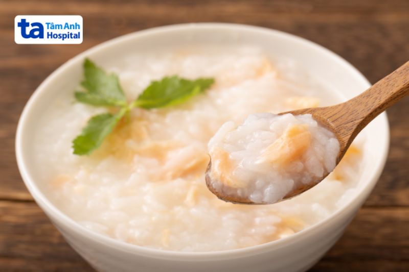 người bệnh nên ăn cháo kèm hải sản