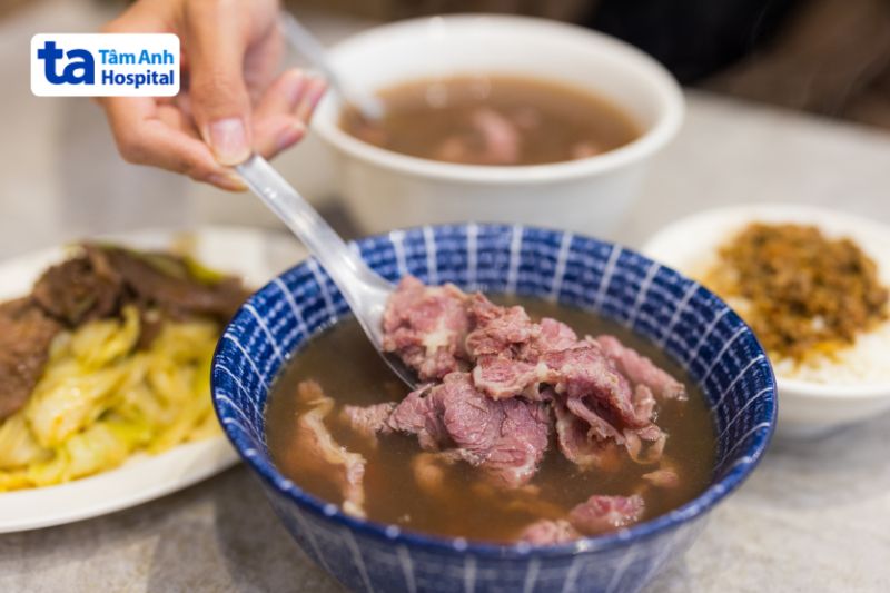 sốt xuất huyết có thể ăn thịt bò bình thường