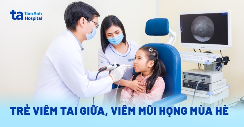 trẻ viêm tai giữa viêm mũi họng mùa hè