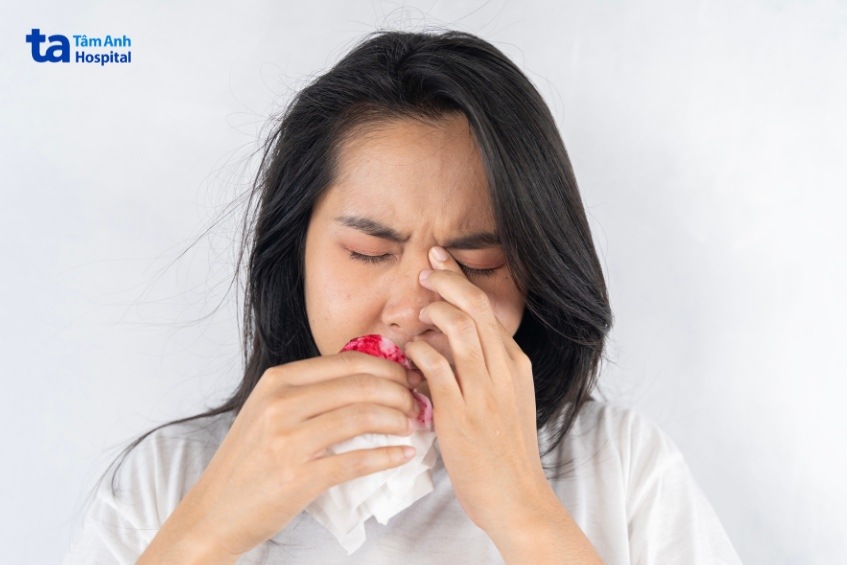 xì mũi ra máu cần lưu ý khám sức khỏe