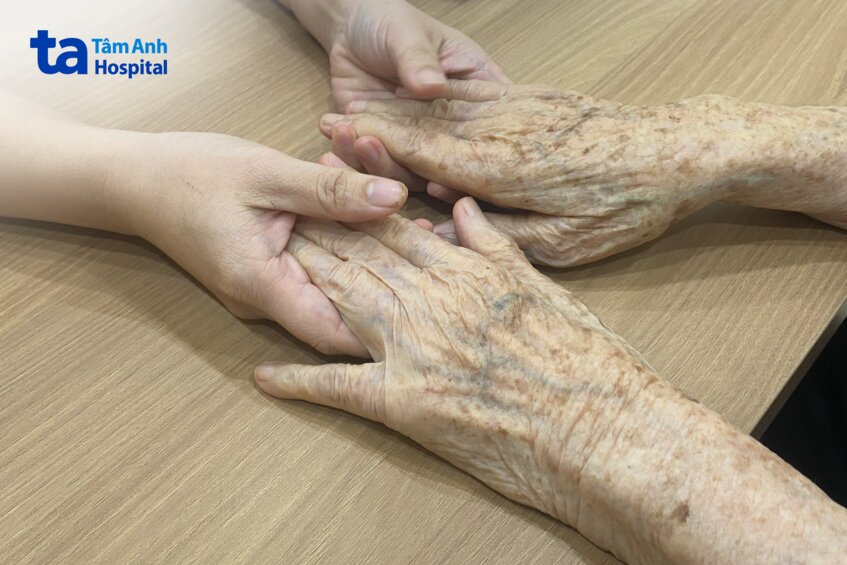 ảnh bệnh nhân với bác sĩ