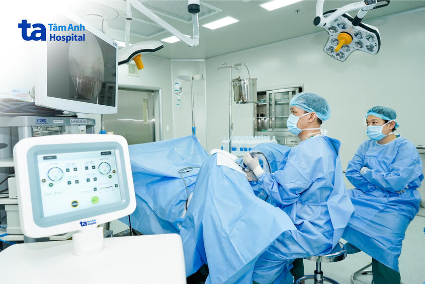 bác sĩ cương và bác sĩ thế anh