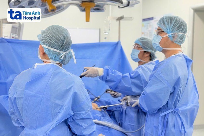 ca cắt túi mật hoại tử phình to