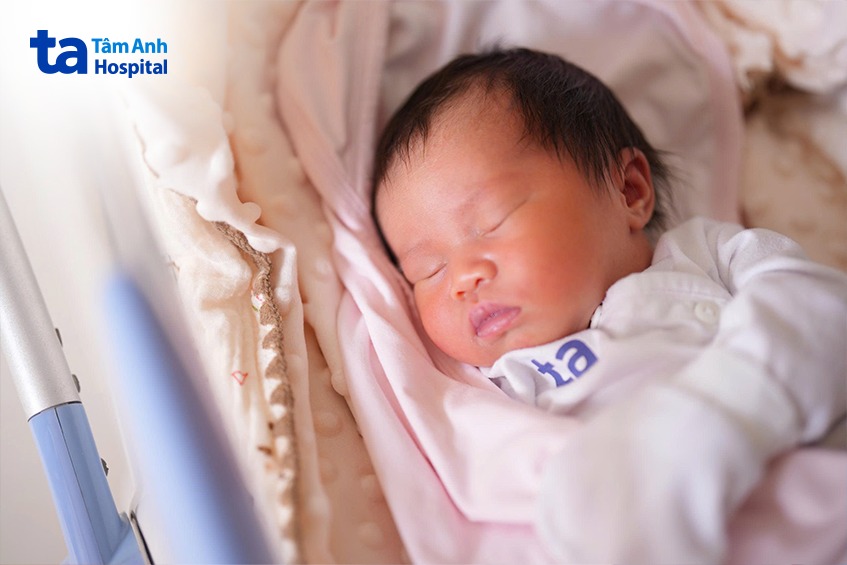 Con gái đầu lòng của vợ chồng chị Dương lúc mới chào đời