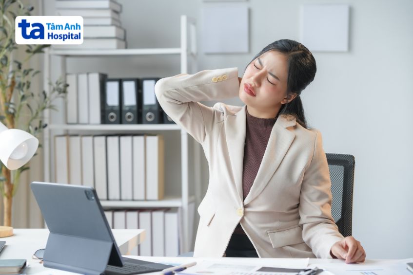 Đau cơ toàn thân khiến người bệnh mệt mỏi