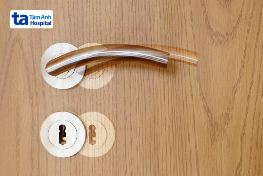 dấu hiệu nhìn đôi cần đến bệnh viện khám