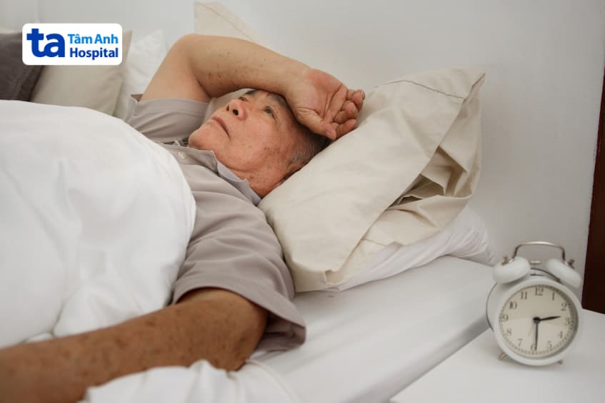 điều trị mất ngủ ở người già phức tạp hơn