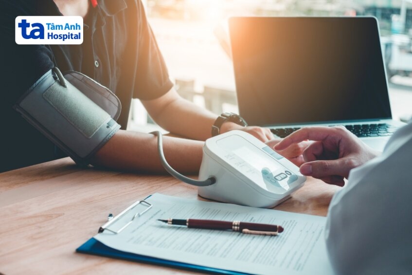 Người bệnh nên đến gặp bác sĩ khi chỉ số tâm trương liên tục trên 90mmHg