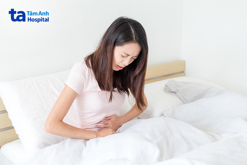 Quá trình đưa phôi vào tử cung làm gia tăng co thắt vùng bụng gây rối loạn vận động ruột dẫn đến cảm giác đầy hơi