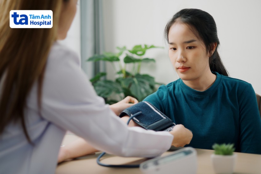 quy trình bắt đầu từ kiểm tra huyết áp