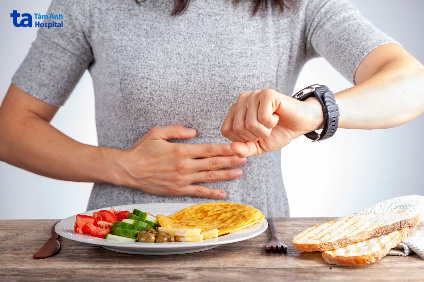Nhịn Ăn Gián Đoạn Là Gì? Phương Pháp Thực Hiện, Lợi Ích Giảm Cân Tập Trung Vào Thời Điểm Ăn