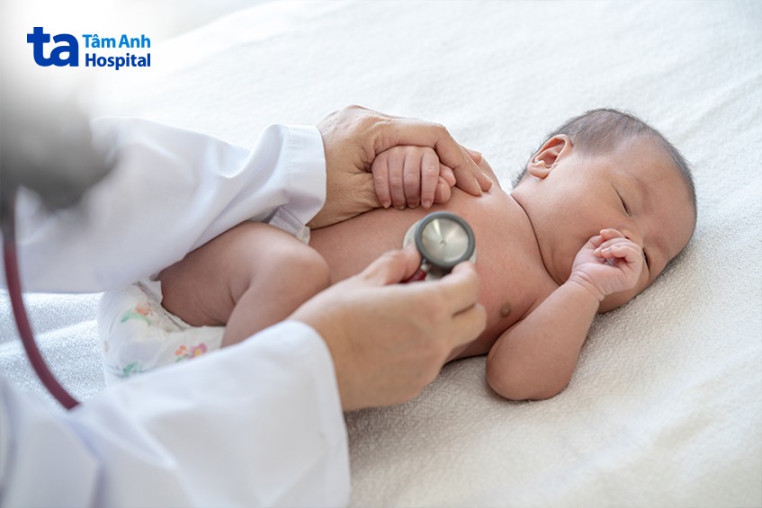 Tràn dịch màng phổi thai nhi do nhiều nguyên nhân