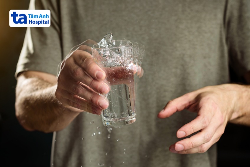 triệu chứng run parkinson hoặc vô căn