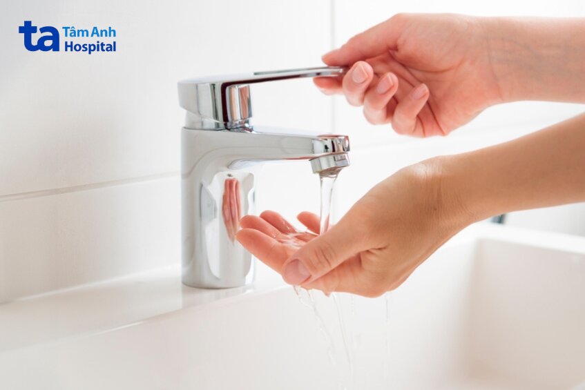 cách xử lý tạm thời khi bị dị ứng hóa chất