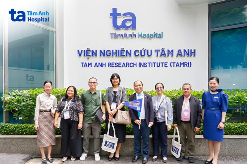 đoàn hma tham quan viện nghiên cứu tamri