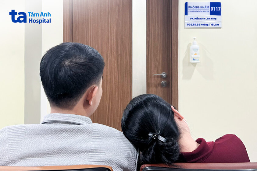 đồng hành cùng vợ sau mỗi lần tái khám