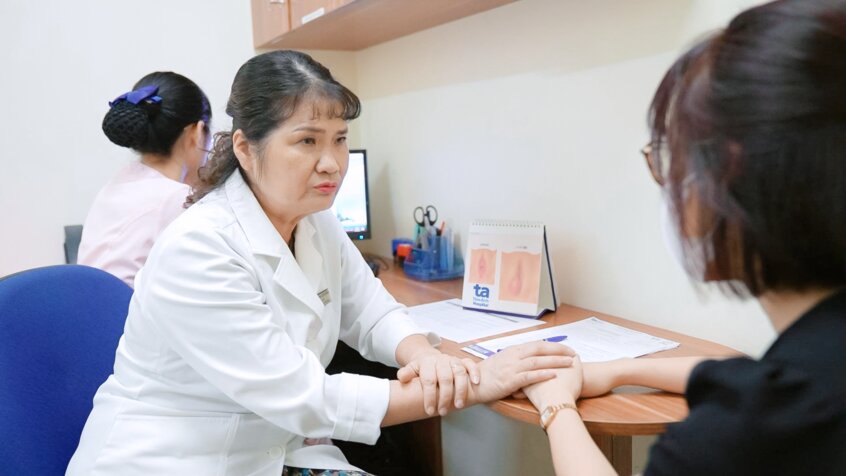 khám bệnh cho sản phụ tại tâm anh