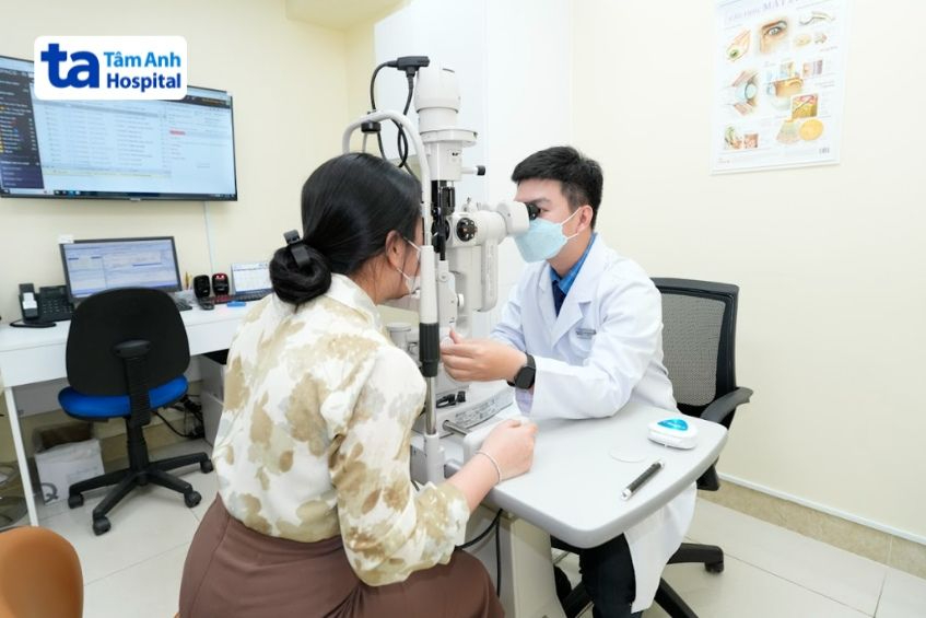 Kiểm tra tình trạng mắt