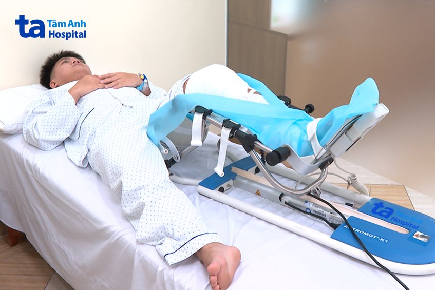 phục hồi chức năng bằng máy gập duỗi tự động