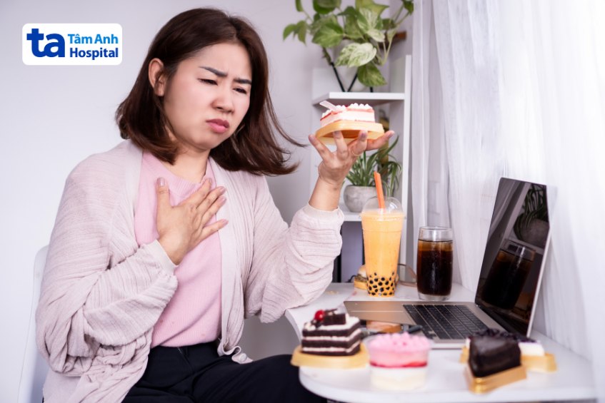 triệu chứng sau ăn no