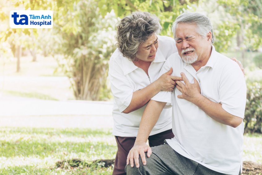 Tuổi tác và sự lão hóa là một trong những nguyên nhân dẫn đến tăng huyết áp độ 1