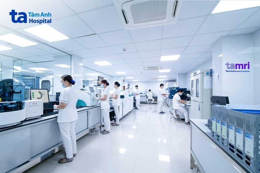 BVĐK Tâm Anh là đơn vị đầu tiên tại Việt Nam có Trung tâm Giải phẫu bệnh - Tế bào, đạt đồng thời hai chứng nhận danh giá nhất trong lĩnh vực xét nghiệm và giải phẫu bệnh: ISO 15189:2012 và CAP, giúp kết quả xét nghiệm được công nhận quốc tế, thuận lợi cho hội chẩn đa quốc gia và cá thể hóa điều trị.