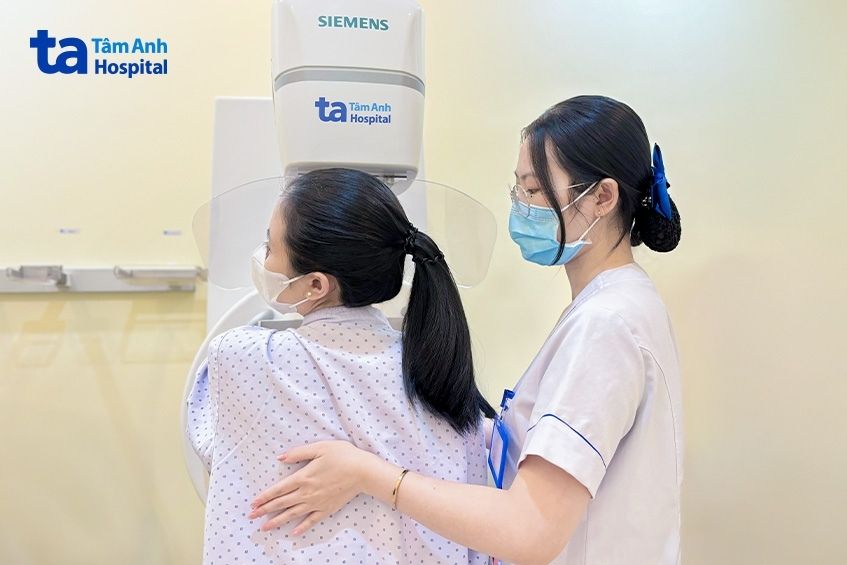 Chụp nhũ ảnh tầm soát ung thư vú tại Bệnh viện Đa khoa Tâm Anh TP HCM.