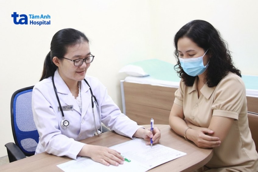Tỷ Lệ Cường Giáp Tái Phát Là Bao Nhiêu? Bác Sĩ Kim Tuyến Đang Tư Vấn Cho Người Bệnh