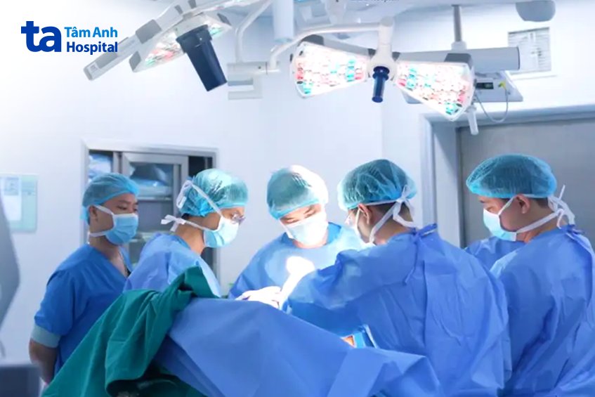 bác sĩ quyền phẫu thuật hai bên khớp gối