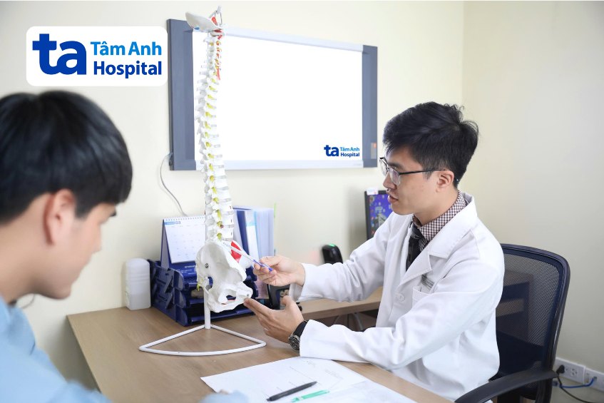 bác sĩ thắng giải thích tình trạng sức khỏe bệnh nhân