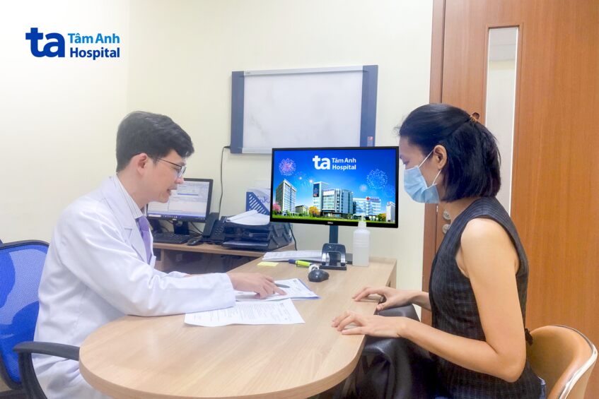bác sĩ và người bệnh